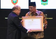 Bukti Pemprov Kalsel Lindungi Anak Banua, Paman Birin Terima Penghargaan dari KPAI 2023