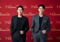Gantengnya Hyun Bin Foto Bareng Patung Lilinnya di Museum Madame Tussauds Singapura