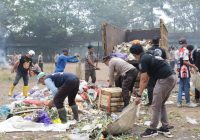 Jajaran Polres Banjar Bersihkan Pasar Sekumpul Martapura