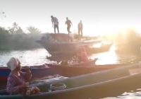 Perahu Penjual Sate Ayam di Pasar Terapung Lokbaintan Terbakar
