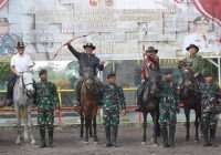 Miliki Keterampilan Tempur Berkuda, Paman Birin Gubernur Pertama Terima Brevet Kehormatan Yudha Turangga Wiratama