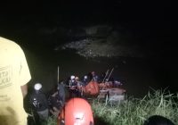 Evakuasi Mayat dari Sungai Aning Astambul Berlangsung Dramatis, Lokasi Gelap dan Dipenuhi Laron