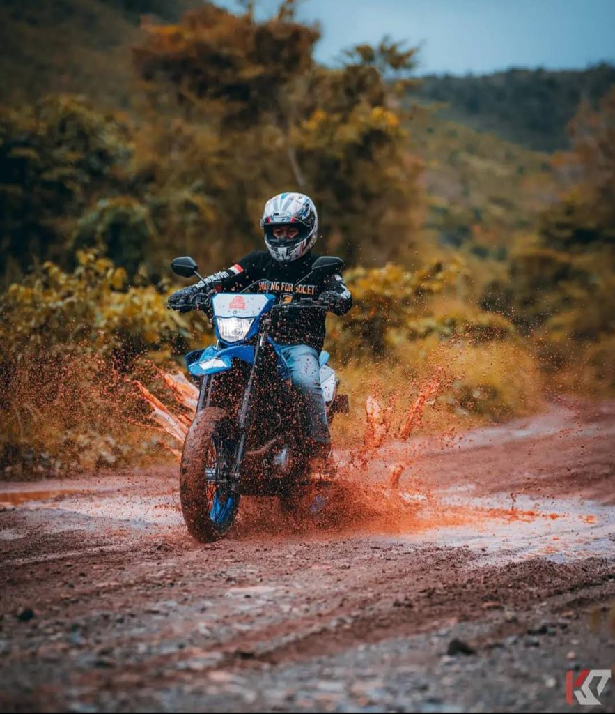 YAMAHA WR (1)