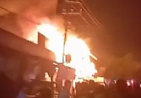 BREAKING NEWS Kebakaran di Kelayan B Gang Baja Banjarmasin, Api Semakin Membesar