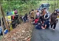 Bus Trans Jogja Terguling Saat Bawa 33 Penumpang