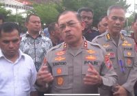 Viral Personel Brimob Masuk Masjid Raya Sumbar Kenakan Sepatu, Begini Penjelasan Kapolda