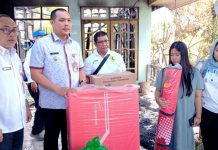 Kebakaran di Jalan Sukarelawan Karena Korsleting Listrik, Wali Kota Banjarbaru Beri Bantuan