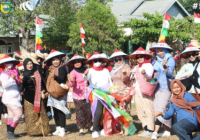 Warga Desa Panggung Tala Kenakan Busana Petani Upacara HUT Proklamasi