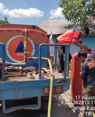 Dua Sekolah di Karang Intan Kesulitan Air Bersih, BPBD Kabupaten Banjar Turun Tangan