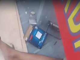 BREAKING NEWS: Pria Tersetrum di Jalan Sultan Adam Dekat Taekwondo