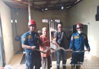 Ular Sanca di Dapur Rumah Buat Panik Warga Jalan Pintu Air Gang Patmaraga Martapura