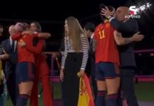 VIDEO Presiden Federasi Sepak Bola Spanyol Cium Bibir Pemain Wanita Usai Juara Piala Dunia 2023