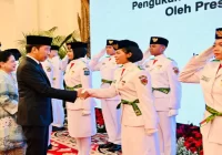 9 Anggota Paskibraka yang Dikukuhkan dari Keluarga Kurang Mampu, Kalsel Kirim Ela Noval & Faddilah