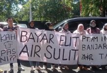 Warga Komplek Griya Tembikar Permai Gelar Demo di DPRD Banjar Keluhkan Air Keruh