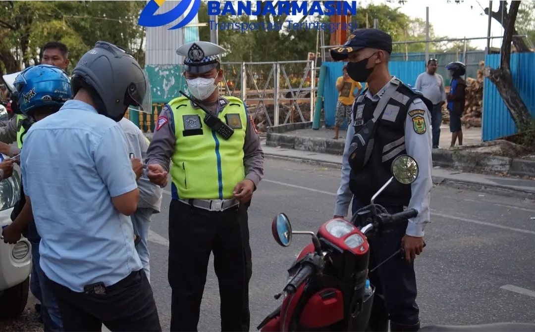 Pelanggar Sistem Satu Arah di Jalan Piere Tendean Banjarmasin Masih Banyak Ditemukan
