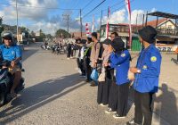 Jumat Berkah Polsek Satui, Bagikan Ratusan Nasi Bungkus Bersama Mahasiswa KKN