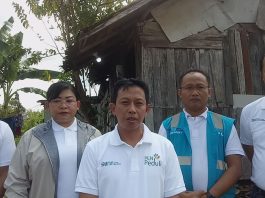 PLN UIP3B Kalimantan 'Merdekakan' 17 Warga Melalui Program Instalasi Listrik Gratis