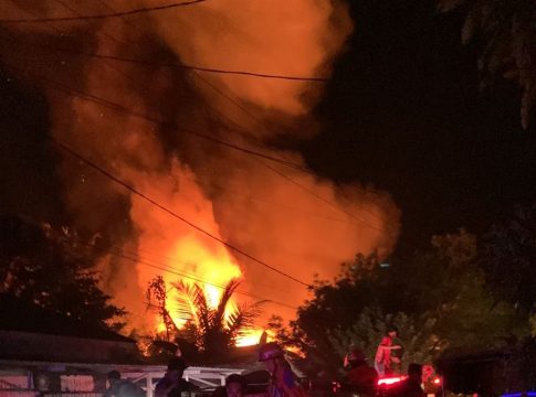Kebakaran di Awang Besar Barabai, 2 Rumah Hangus 1 Sesak Nafas