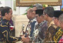 Gubernur Kalsel Terima Penghargaan TPID Terbaik 2022 dari Presiden Jokowi