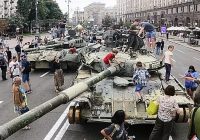 Ukraina Pamerkan Tank-tank Rusia yang Hancur di Jalanan Ibu Kota Kyiv, Terungkap Ini Maksudnya