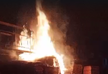 Dini Hari Dua Kebakaran Goyang Banjarmasin, Gudang Plywood Surya Satria dan Komplek Abdi Persada