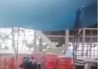Detik-detik Kontak Senjata di Yahukimo, Aparat Berlindung di Balik Drum Oranye, 5 KKB Tewas
