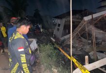 Rumah Ambruk di Sungai Lulut, Asriadi Bersama Istri dan 2 Anaknya Keluar Lewat Jendela