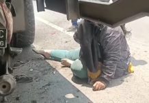 Sepeda Motor Terjebak di Kolong Truk Fuso di Jalan Gubernur Soebardjo