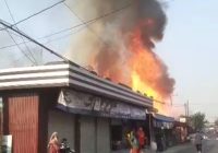 6 Rumah dan Toko Hangus Terbakar di Kebakaran Desa Kandang Halang HSU