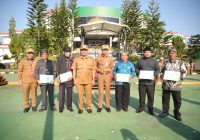 Bupati Tanah Bumbu Beri Penghargaan Kepada Pelaku Seni dan Budaya Berprestasi
