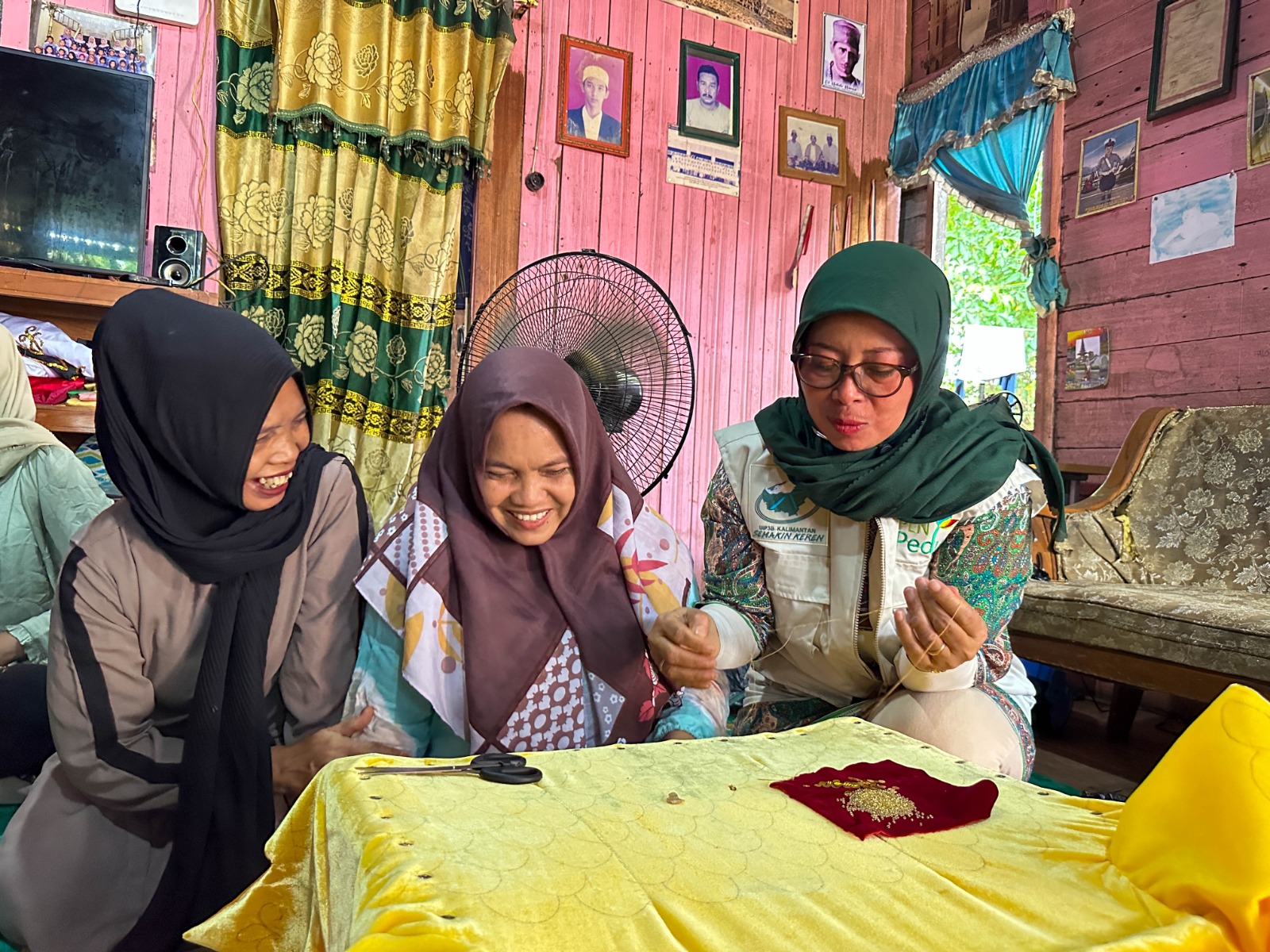 Konsisten Lestarikan Kerajinan Tangan Khas Banjar, Kali Ini Srikandi PLN Dorong Kemajuan Perajin Arguci