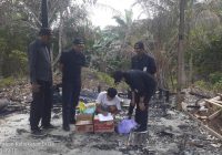 Pemkab Tanah Bumbu Salurkan Bantuan Kepada Korban Kebakaran di Desa Mekar Sari