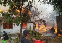 Dua Rumah Hangus di Landasan Ulin Banjarbaru