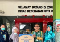 Kasus ISPA Meningkat, Dinas Kesehatan Banjarmasin Salurkan 4.500 Pcs Masker Kepada Dinas Pendidikan