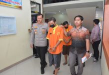 Dua Penyebar Hoax UAS Ditangkap Saat Demo Rempang Kenakan Baju Oranye