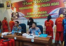 Belasan Ribu Botol Pelumas Palsu Diamankan Polda Kalteng dari Dua Toko