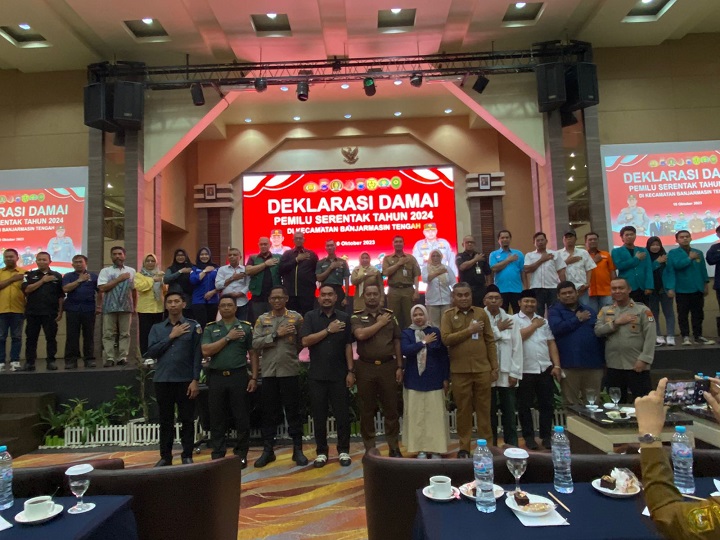 10102023_Deklarasi Pemilu Damai di Kecamatan Banjarmasin Tengah dihadiri Kapolresta Banjarmasin dan Forkopimda