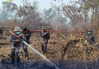Lanal Banjarmasin Turut Bantu Satgas Karhutla Kalsel Padamkan Kebakaran Dekat Bandara