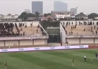 Tawuran Suporter Warnai Laga Persita vs Persis Solo