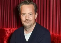 Sebelum Meninggal Dunia, Matthew Perry Rupanya Ingin Zac Efron Lakukan ini Untuknya