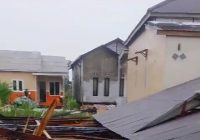 Disapu Angin Kencang, Rangka Rumah di Tatah Bangkal Ambruk