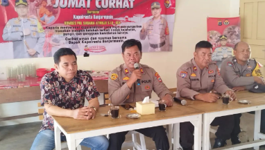 Gelar Jumat Curhat di Bumi Mas Raya, Ini Pesan Wakapolsek Banjarmasin Selatan