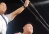 VIRAL! Kapolres Berlutut Tenangkan Massa yang Hendak Menghakimi Maling Motor di Indomaret