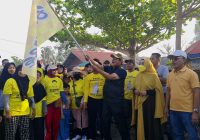 Ribuan Warga Antusias Ikuti Jalan Sehat Bersama Sandi Putra Paman Birin, Sedikan 2 Tiket Umrah Gratis