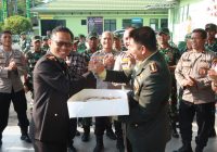 HUT TNI Ke-78, Kapolresta Beri Kejutan Kepada Dandim 1007/Banjarmasin