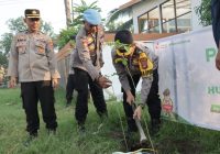 Peringati HUT Humas Polri Ke-72, Polres Banjar Tanam Seratus Pohon