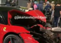 Kondisi Pengemudi Ferrari yang Terlibat Kecelakaan Beruntun