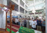 Kepala Kanwil Kemenag Kalsel Imami Salat Jenazah Kai Farhan