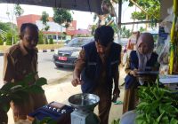 AWAS CURANG!!! Diskumdagri Tanah Bumbu Awasi Timbangan Pedagang Rumahan