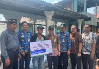 Bank Kalsel Bersama Pemko Sudah Serahkan Bantuan Kepada Korban Kebakaran di Kampung Melayu